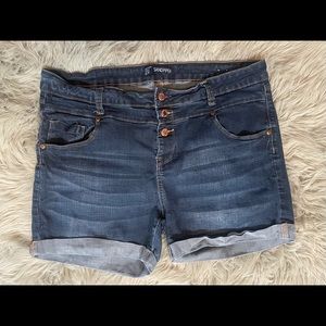 Adorable Denim Shorts by Sandpiper Size 22